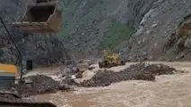 انسداد محور اوشان فشم میگون به علت سیل 