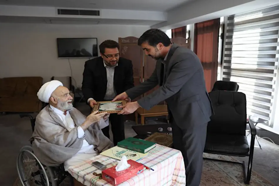 سازمان راهداری دستگاه شایسته تقدیر در اقامه نماز سال ۱۴۰۳ شد