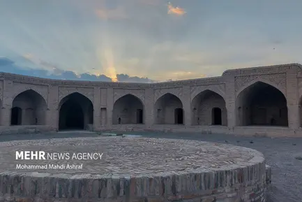 کاروانسرای نیستانک 
