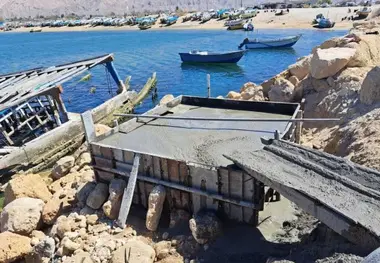  اسکله‌ های فلزی شناورها برای اتصال به خشکی نیازمند اتصال به فوندانسیون بتنی هستند