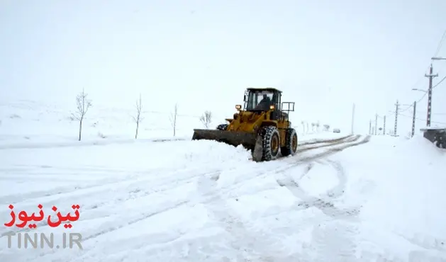برف و کولاک راه ارتباطی ۱۸۶ روستای آذربایجان شرقی را بست