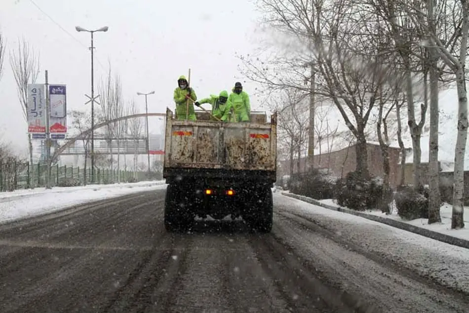 مناقصه خرید ۱۵۰۰۰ تن نمک کوهی و دریاچه ای