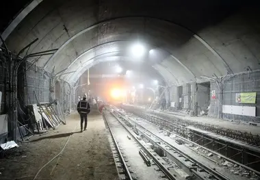 فاز یک خط ۳ متروی مشهد به صورت شبانه روزی درحال ساخت است