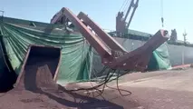 حادثه ای جدید در بندر شهید رجایی؛ کرین کشتی از وسط شکست!