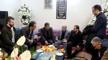 دیدار وزیر راه و شهرسازی با خانواده یکی از جانباختگان حادثه هواپیمای اوکراینی 