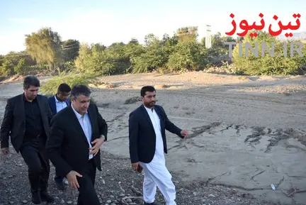 بازدید وزیر راه و شهرسازی از مناطق سیل زده هرمزگان