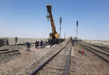 نصب یک دستگاه سوزن بتنی UIC60 در خط سیاه چشمه–تاکستان ️