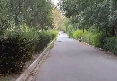 پیاده روهای شهر فقط در عکس، آرام به نظر می رسند