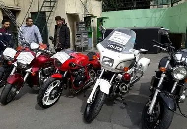 کشف موتورسیکلت قاچاق پلیس/ تصاویر