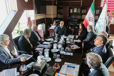 مدیریت مصرف بنزین و کاهش آلودگی با توسعه ارتباط ریلی حومه تهران 