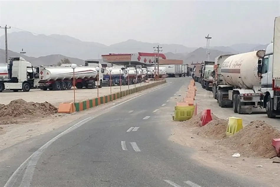 آغاز فروش گازوئیل مازاد بر سهمیه به ناوگان حمل و نقل جاده ای به قیمت فوب خلیج فارس از فردا؟/ قیمت فوب چقدر است؟ 
