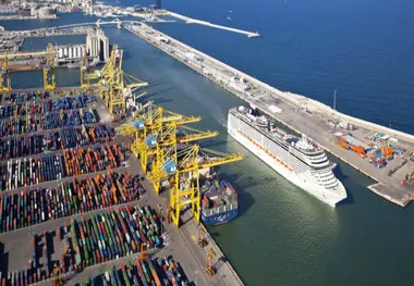 APM Terminals Barcelona accomplishes record 150 berth moves per hour