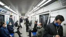 اغلب مسافران مترو بدون ماسک و دستکش هستند