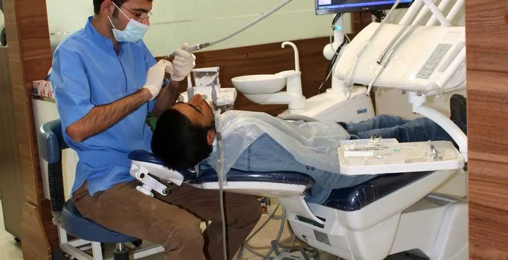 خدمات دندان پزشکی برای رانندگان تاکسی در بوشهر رایگان شد