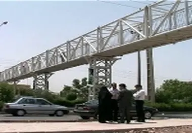 نصب سه پل عابر پیاده با هزینه ای بالغ بر ۶ میلیارد ریال در محورهای جاجرود و فیروزکوه