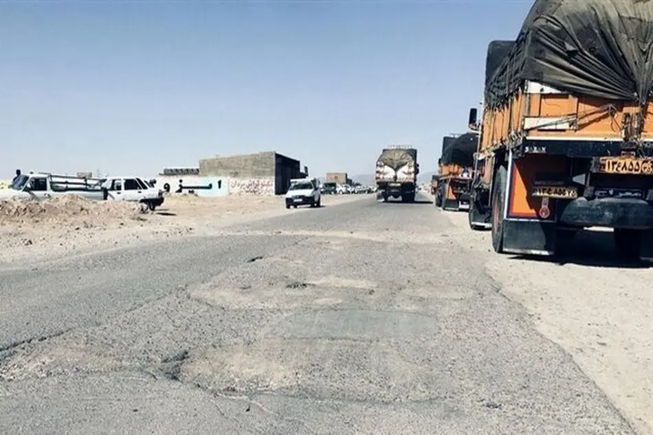 تخریب زیرساخت‌ های جاده‌ ای خواف با حمل بارهای سنگین 
