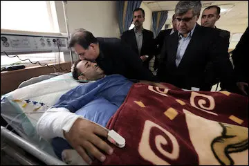 عیادت وزیر راه و شهرسازی از مجروحان حادثه تروریستی تهران 