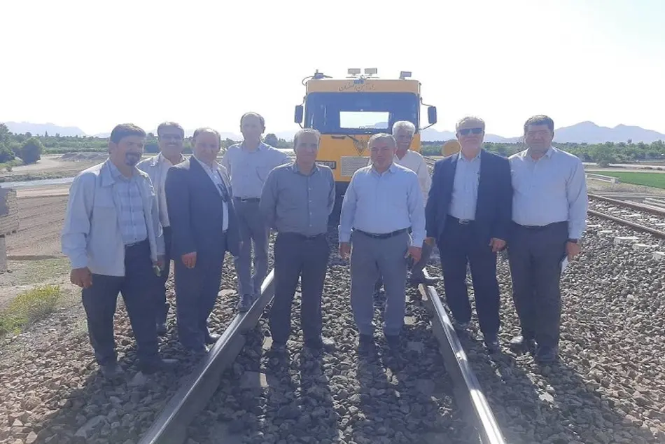بازدید اعضای کمیسیون عالی سوانح راه آهن از راه آهن اصفهان + عکس