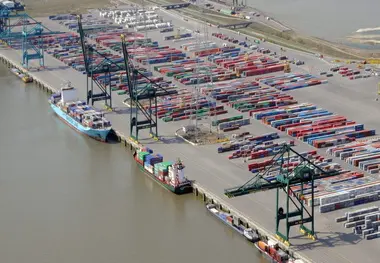 Port of Hull expands container connections with Antwerp