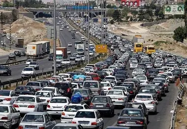 ترافیک سنگین در آزادراه قزوین_کرج_تهران/بارش باران و برف در محورهای ۷ استان کشور
