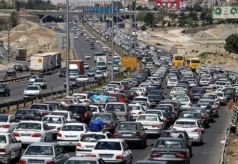 ترافیک سنگین در محورهای تهران-کرج و لواسان/برف و باران در 28 استان