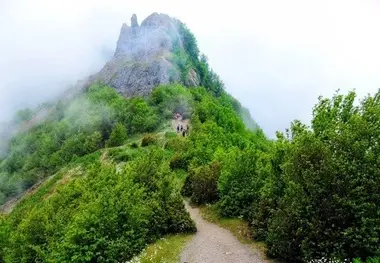 گلین داشی(سنگ عروس) نمین؛ جواهری در دل طبیعت اردبیل