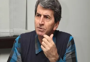 همه عادت کرده ایم دستمان را توی جیب دولت بکنیم!