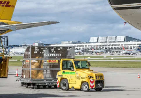 Stuttgart Airport Introduces Electric Cargo Tugs