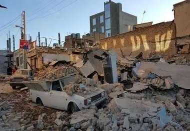 ایستادن مقابل کمک خارجی به زلزله‌زدگان