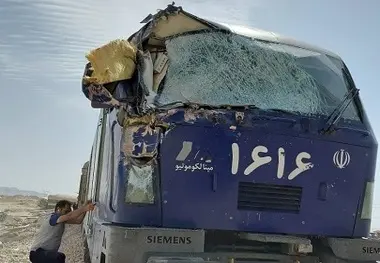 تصاویر لکوموتیو قطار سانحه دیده مشهد یزد