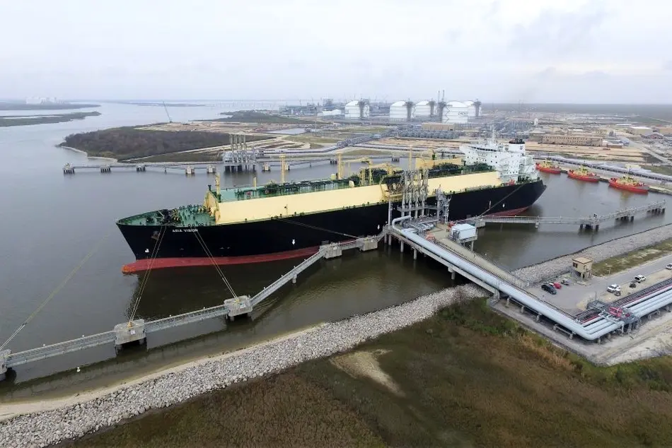 
US Set to Claim LNG Exporter Crown
