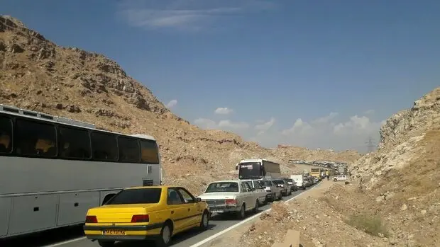 ترافیک سنگین و پرحجم در محور ایلام- مهران