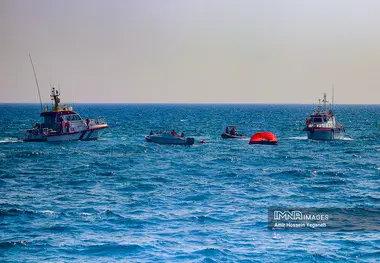 نجات جان ۸ دریانورد لنج باری در آبهای بندرلنگه