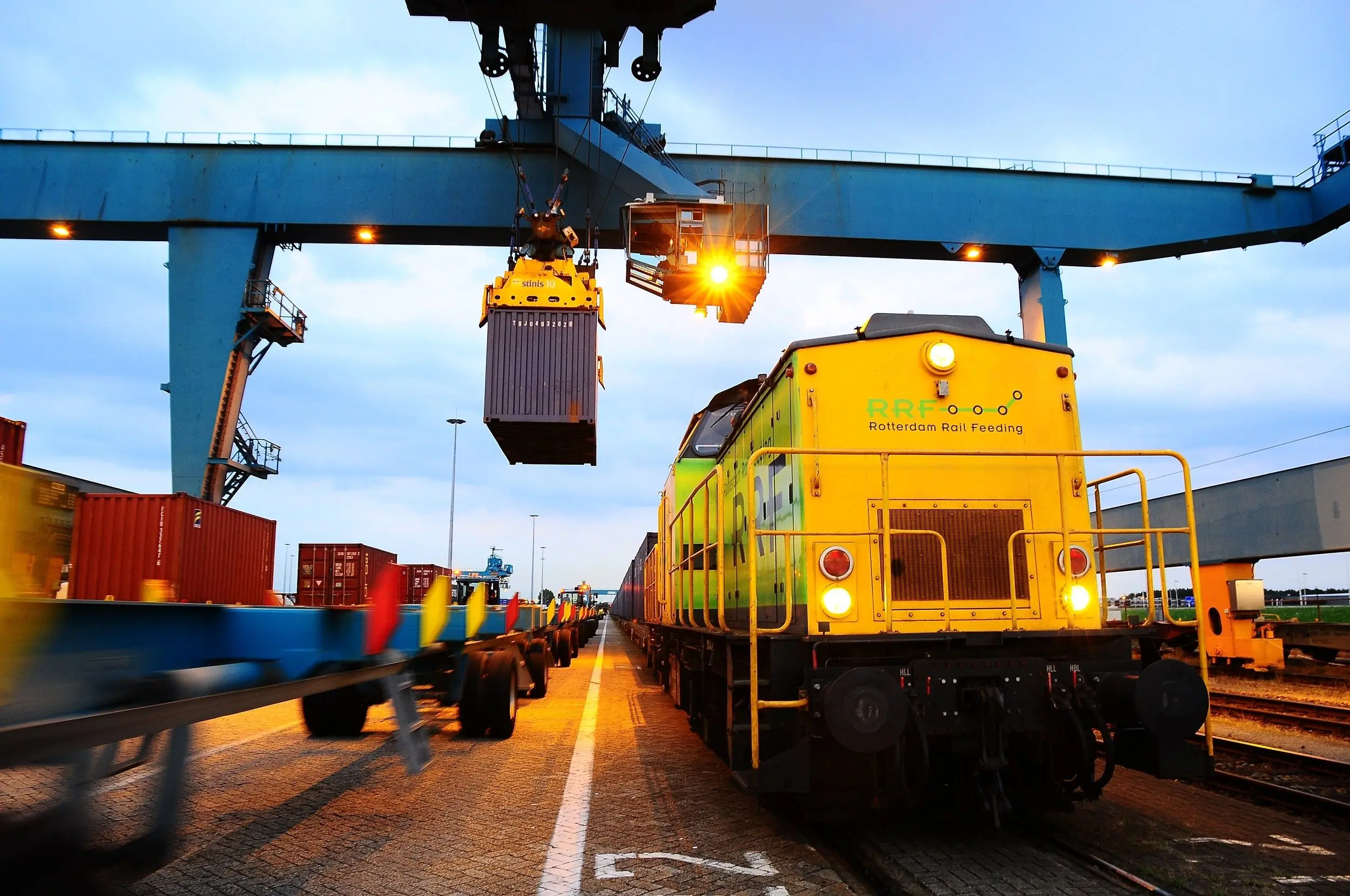 China train arrives in port of Rotterdam