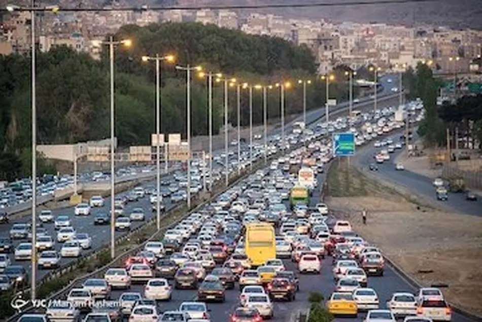 ترافیک سنگین در آزادراه کرج تهران
