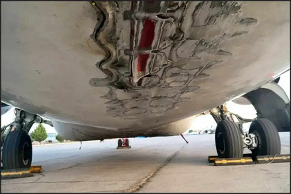 گزارش اولیه حادثه فرود نامتعارف هواپیما در فرودگاه کرمان 