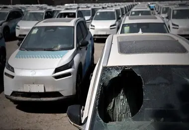۳۷۰ تاکسی آیون، بلاتکلیف در پارکینگ ها


