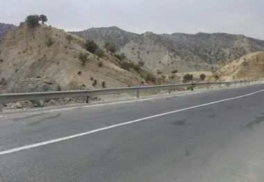 تمام محور ارتباطی ایلام به ملکشاهی چهارخطه می شوند