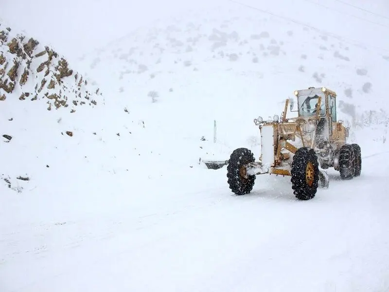 باران و برف در جاده‌های ۲۰ استان 
