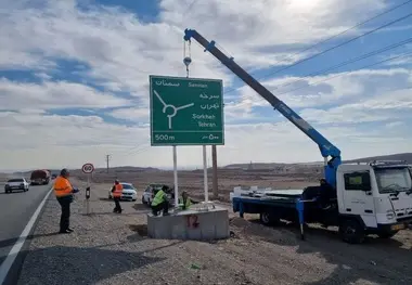 نصب ۷۵۰ مترمربع تابلو اطلاعاتی در جاده‌ های سمنان برای افزایش ایمنی
