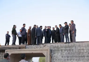 مرمت و آماده سازی پل ریلی آسیب‌ دیده یحیی‌ آباد کاشان