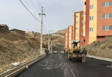 اتمام عملیات آسفالت محوطه پروژه مسکن مهر ۶۷۲ واحدی بانه کردستان 
