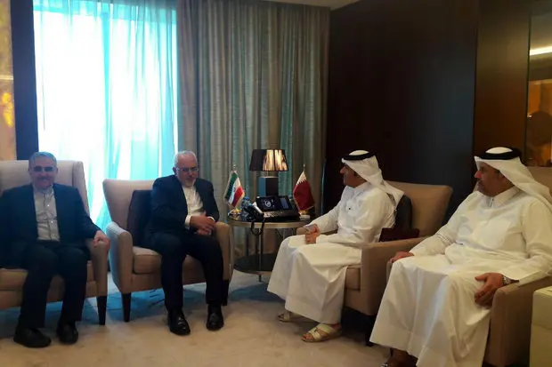 ظریف با وزیر امور خارجه قطر دیدار و گفتگو کرد
